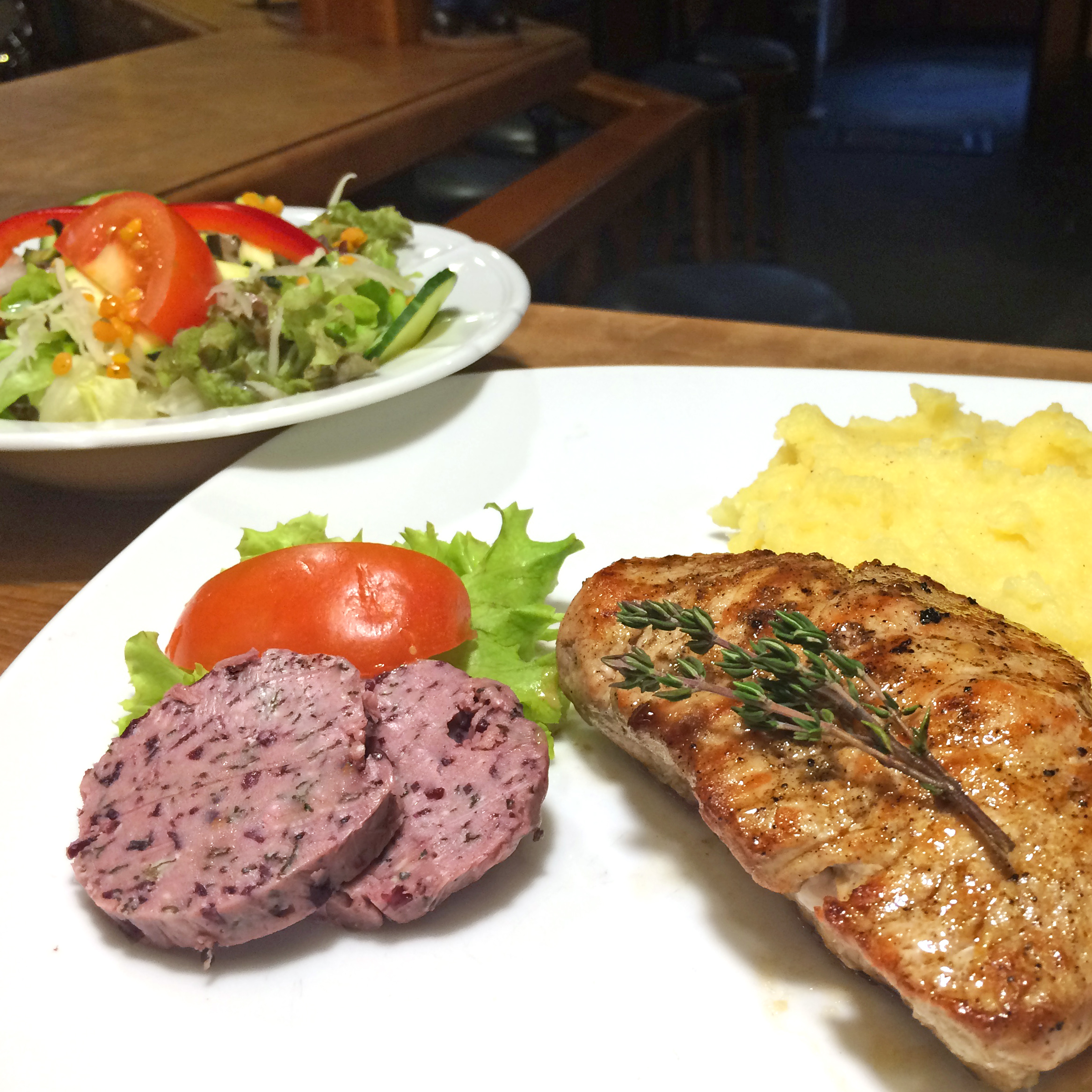 br-schweine-steak-rotwein-butter - Haus-Zillertal